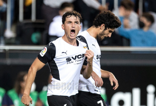 Guillamón celebra su gol en Mestalla (Foto: Valencia CF)