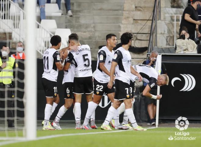 Los jugadores celebran el gol de Guillamón (Foto: LaLiga).