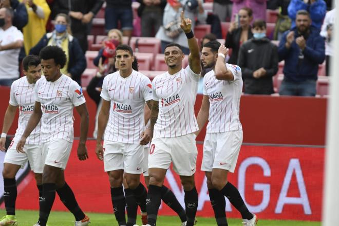 Diego Carlos celebra su gol ante Osasuna (Foto: Kiko Hurtado)