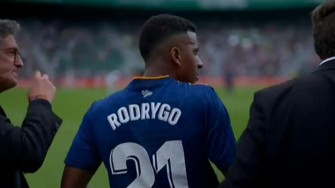 Rodrygo, atendido en el Elche-Real Madrid.