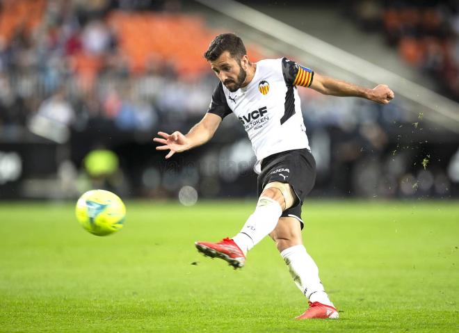 Gayà, en el Valencia CF - Villarreal CF (Foto: Valencia CF).
