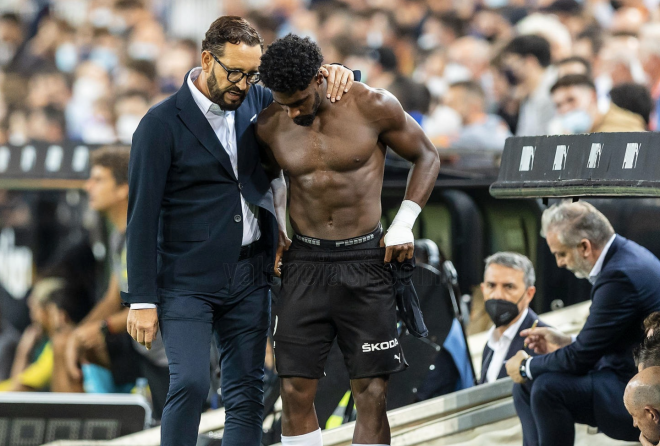 Thierry Correia con Bordalás (Foto: Valencia CF)