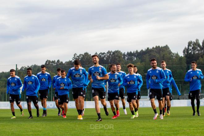 Los jugadores del Dépor entrenando en Abegondo (Foto: RCD).