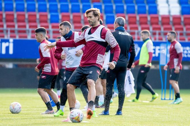 Fernando Llorente, en su primer entrenamiento con el Eibar (Foto: SDE).