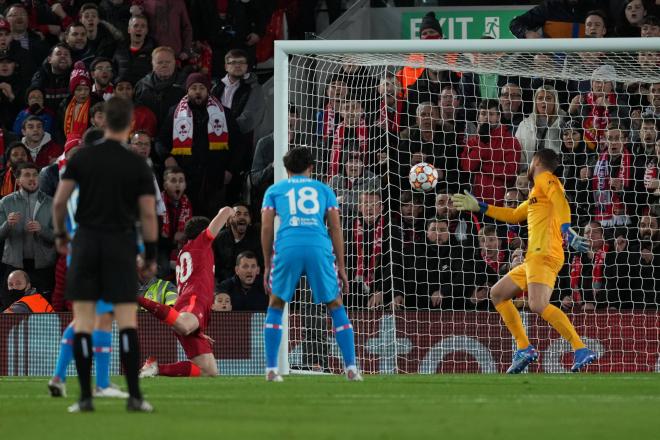 Jan Oblak recibe el gol de Diogo Jota en el Liverpool-Atlético de Madrid (Foto: Cordon Press).