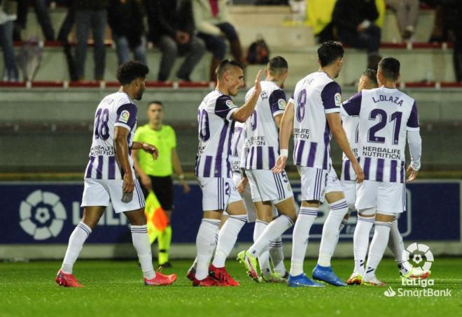Los jugadores del Real Valladolid celebran el gol de Fede San Emeterio (Foto: LaLiga).