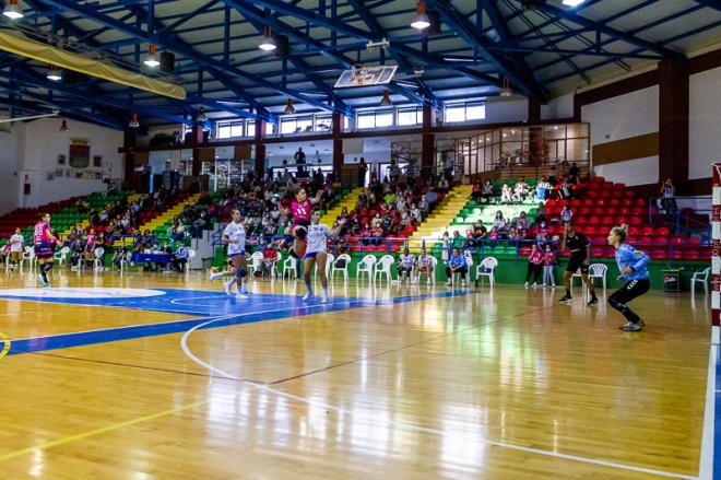 Lance del Costa del Sol ante el BM Salud Tenerife en Frigiliana.