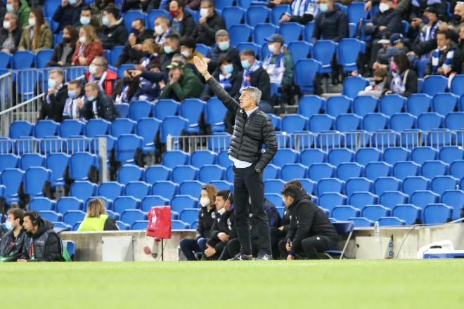 Imanol da instrucciones a sus jugadores durante el duelo frente al Sturm Graz (Foto: Giovanni Batis