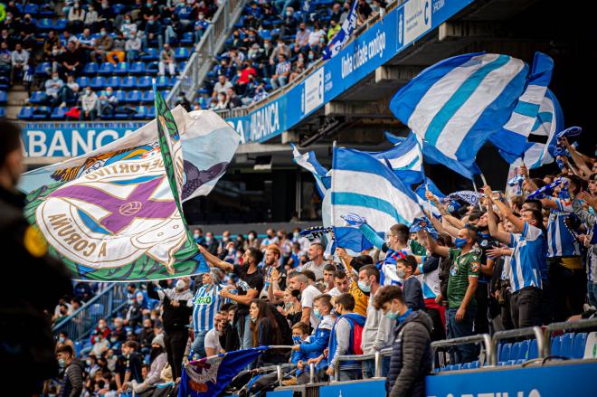 Aficionados del Deportivo animando en Riazor (Foto: RCD).