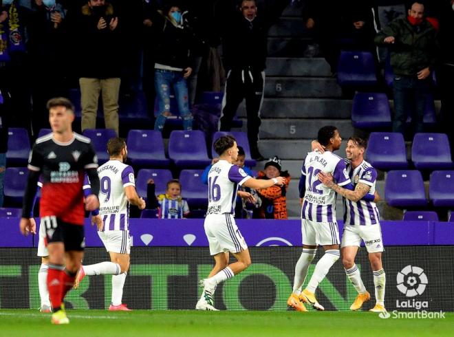 El Real Valladolid, tras el gol de Gonzalo Plata al CD Mirandés.