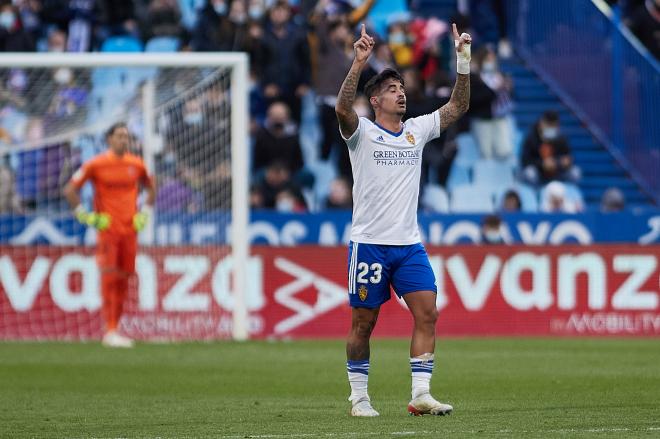 Nano Mesa celebra su gol en el Real Zaragoza-Sporting de Gijón (Foto: Daniel Marzo).