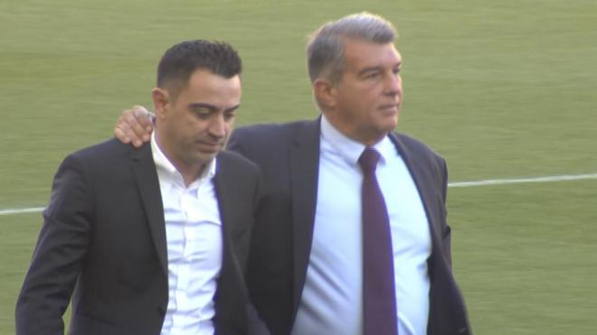Xavi y Laporta, durante la presentación del primero como entrenador del Barça.
