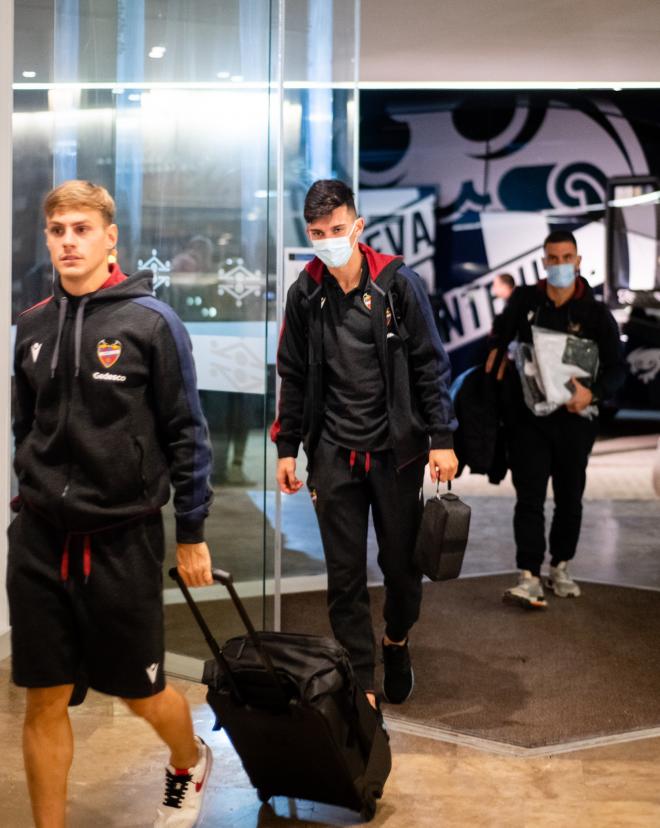 Dani Gómez y Pepelu llegando al Parador de El Saler. (Levante UD)