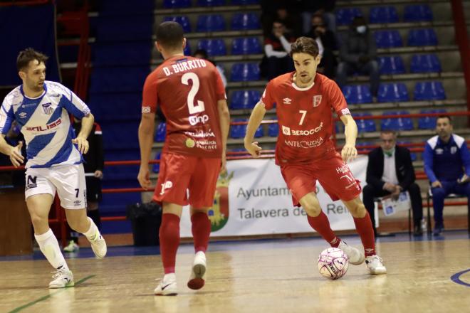 Un lance del Talavera-CD UMA Antequera (Foto: Antonio A. Torres).