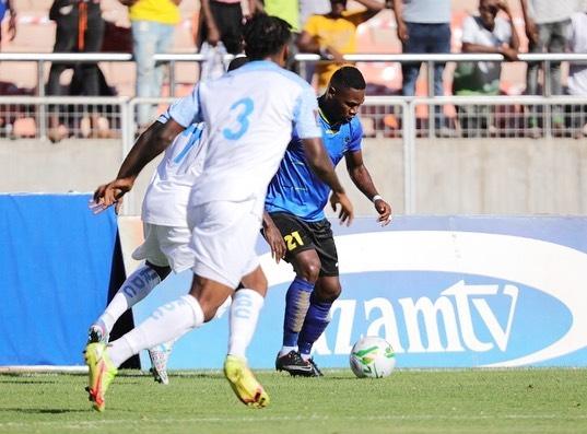 Congo, la selección de Cúper, de blanco, ganó por 0-3 a Tanzania