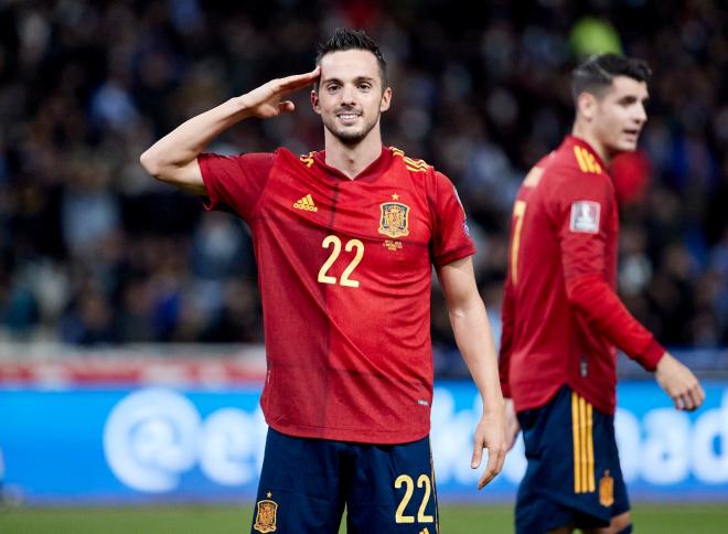 Pablo Sarabia realiza su celebración habitual tras poner el 0-1 en el Grecia-España (Foto: @SeFut