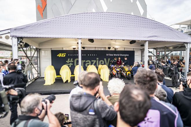 Valentino Rossi comienza su fin de semana de homenajes en Valencia