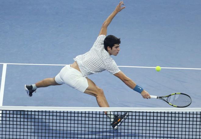 Carlos Alcaraz, en la final del Masters ante Korda (Foto: EFE).