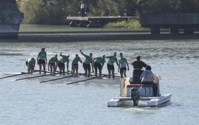 El Betis se impone en la regata femenina (Foto: Kiko Hurtado).