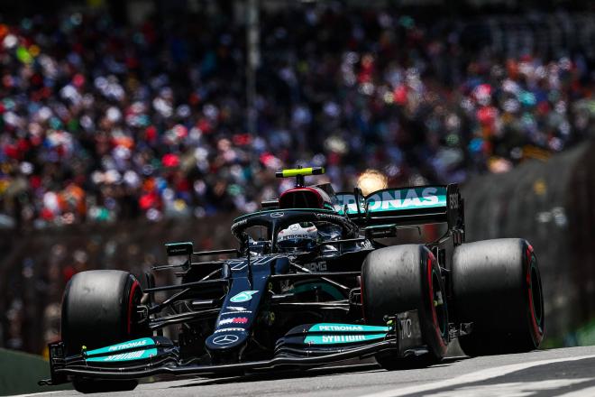 Valtteri Bottas saldrá por delante de Verstappen y Carlos Sainz (Foto: Cordon Press).