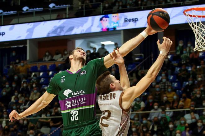 Rubén Guerrero, en un lance del Unicaja ante el San Pablo Burgos (Foto: EFE).