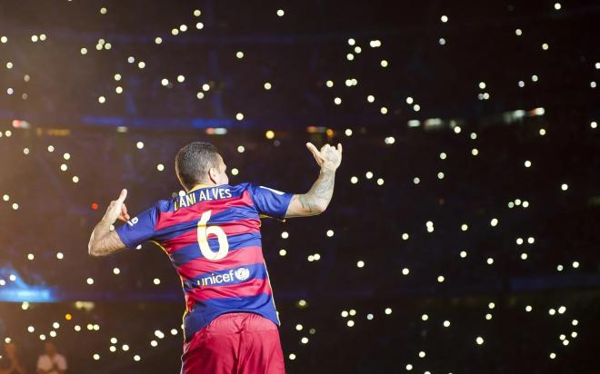Dani Alves, en una celebración con el Barcelona (Foto: FCB).