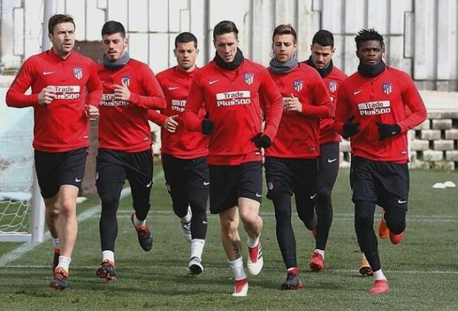 Sergi González entrena junto a Fernando Torres, Gabi, Thomas y otros jugadores del primer equipo d