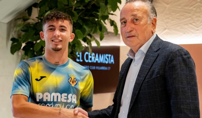 Yeremi Pino, con Fernando Roig (Foto: VCF).