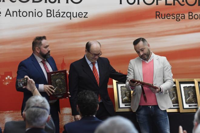 José Castro, junto a Carlos Hidalgo y Tito González, en los Premios Blázquez (Foto: Kiko Hurtado