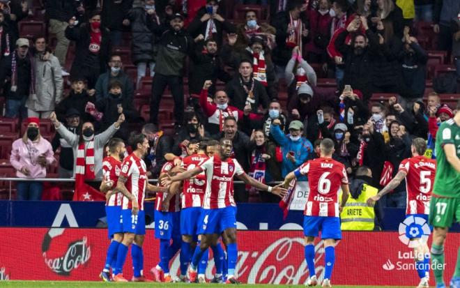 Los de Simeone celebran el gol de Felipe ante Osasuna (Foto: LaLiga).