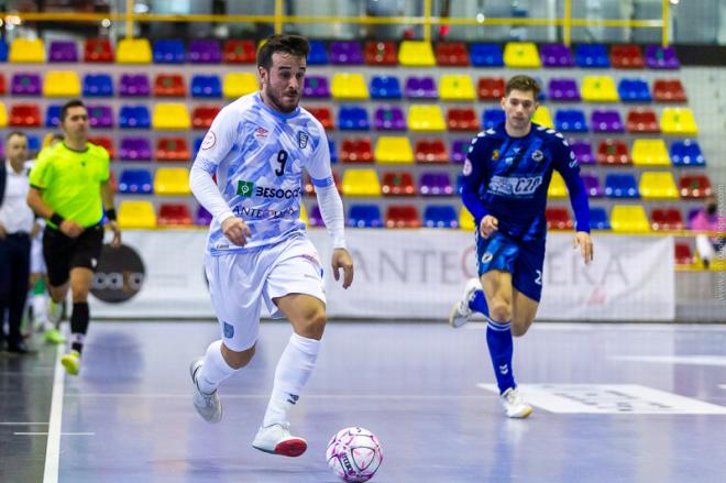 Un lance del CD UMA Antequera-Bisontes Castellón.