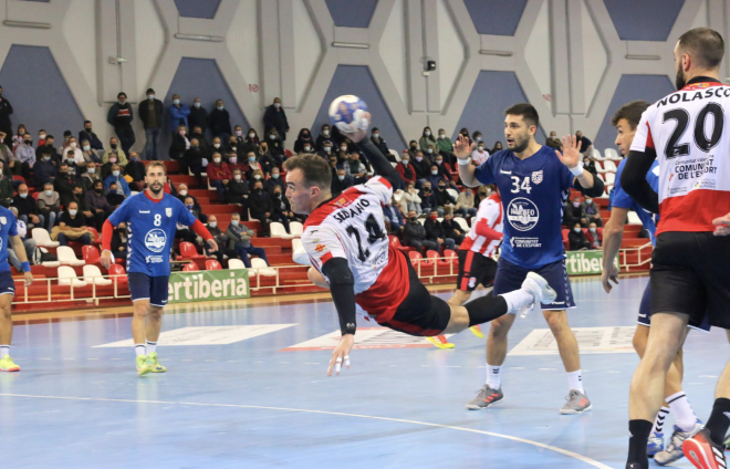 El Fertiberia Puerto Sagunto lo intenta hasta el final pero cae 25-28 ante el Horneo