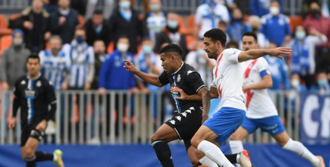 Juergen se va con el balón en el Rayo Majadahonda-Dépor (Foto: RCD).