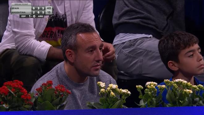 Santi Cazorla disfruta con el Mundial de España de pádel.