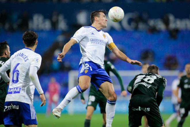 Zapater, ausencia notable en el Real Zaragoza (Foto: Daniel Marzo). 