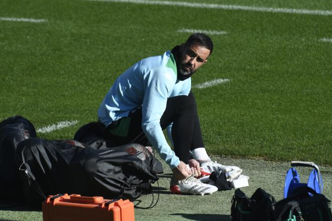 Claudio Bravo en un entrenamiento en su etapa con el Betis (Foto: Kiko Hurtado).