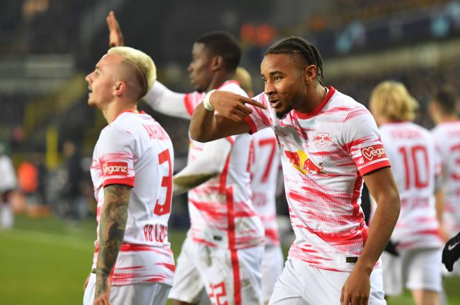 Nkunku celebra un gol con el Leipzig en Europa (Foto: Cordón Press).