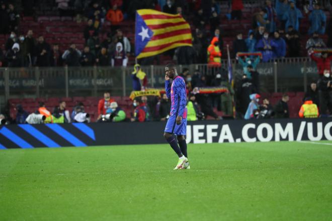 Xavi dio entrada a Dembélé en la segunda parte del Barcelona-Benfica (Foto: Cordon Press).