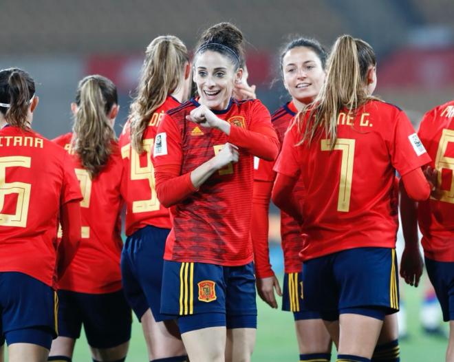 Esther González celebra uno de sus goles en el España-Islas Feroe (Foto: SeFutbol).