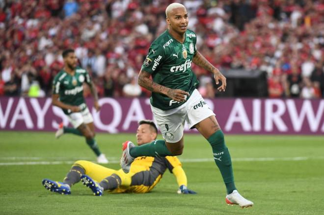 Deyverson anota el gol con el que Palmeiras se proclama bicampeón de América.
