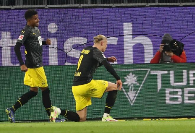 Celebración de Erling Haaland tras su gol al Wolfsburgo (Foto: EFE).