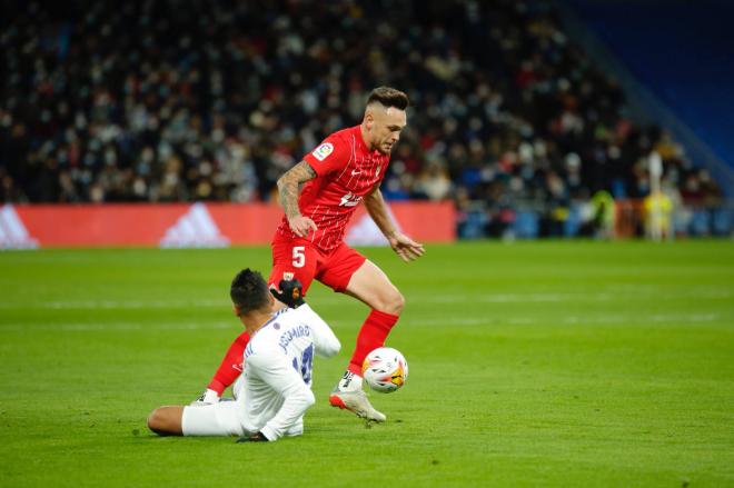 Ocampos, en el Real Madrid-Sevilla (Foto: Cordon Press).