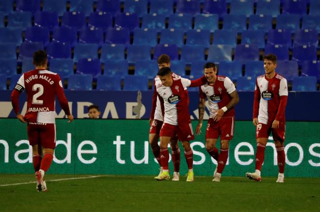 Los jugadores del Celta celebran uno de los goles ante el Ebro (Foto: EFE)