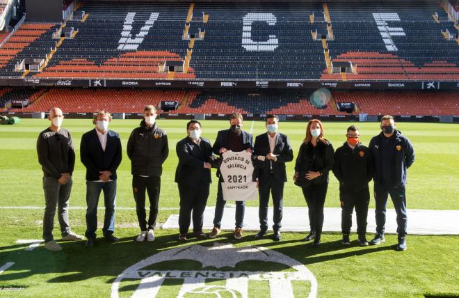 La Diputación financiará a la Fundación del Valencia CF con 80.000 euros