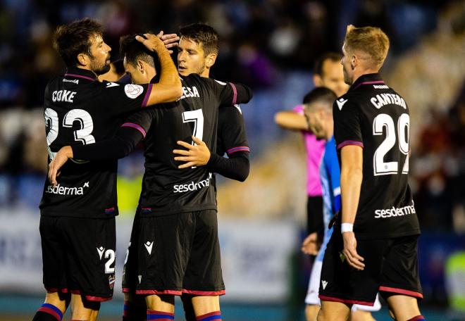 El Levante celebra un gol ante el Huracán Melilla. (Foto: Levante UD)