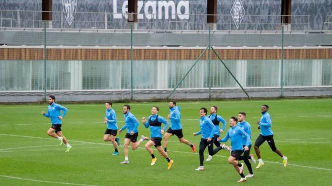 Trabajo físico de la primera plantilla en Lezama (Foto: Athletic Club).