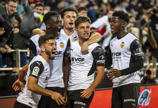 Hugo Duro y la alegría de gol en Mestalla (Foto: Valencia CF)