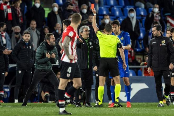 Quique Sánchez Flores expulsado (Foto: EFE)