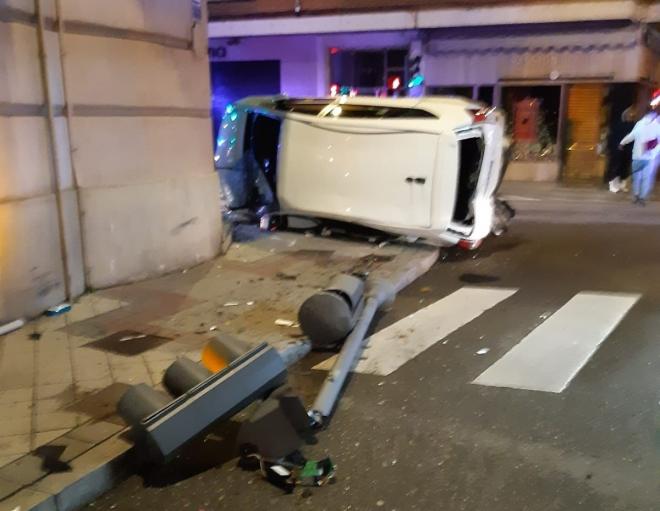 Imagen del taxi contra el que colisionó el vehículo de Plata.