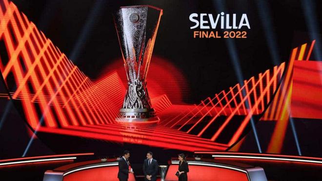 Imagen de un sorteo de la Europa League 2021/22.